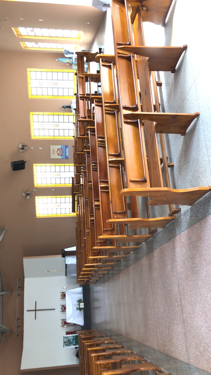 Bancos para igreja – Marcenaria Rezende