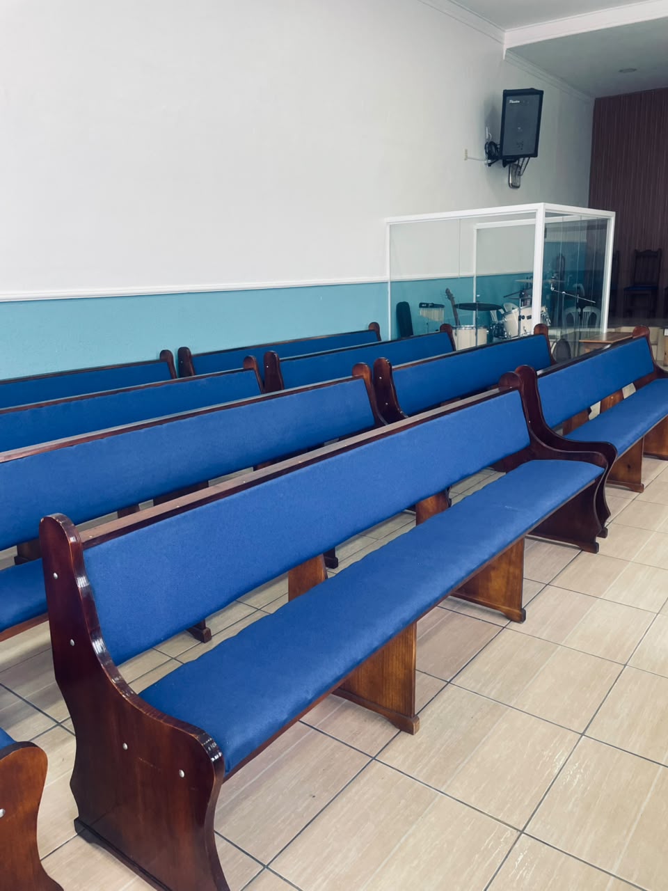 Bancos para igreja – Marcenaria Rezende