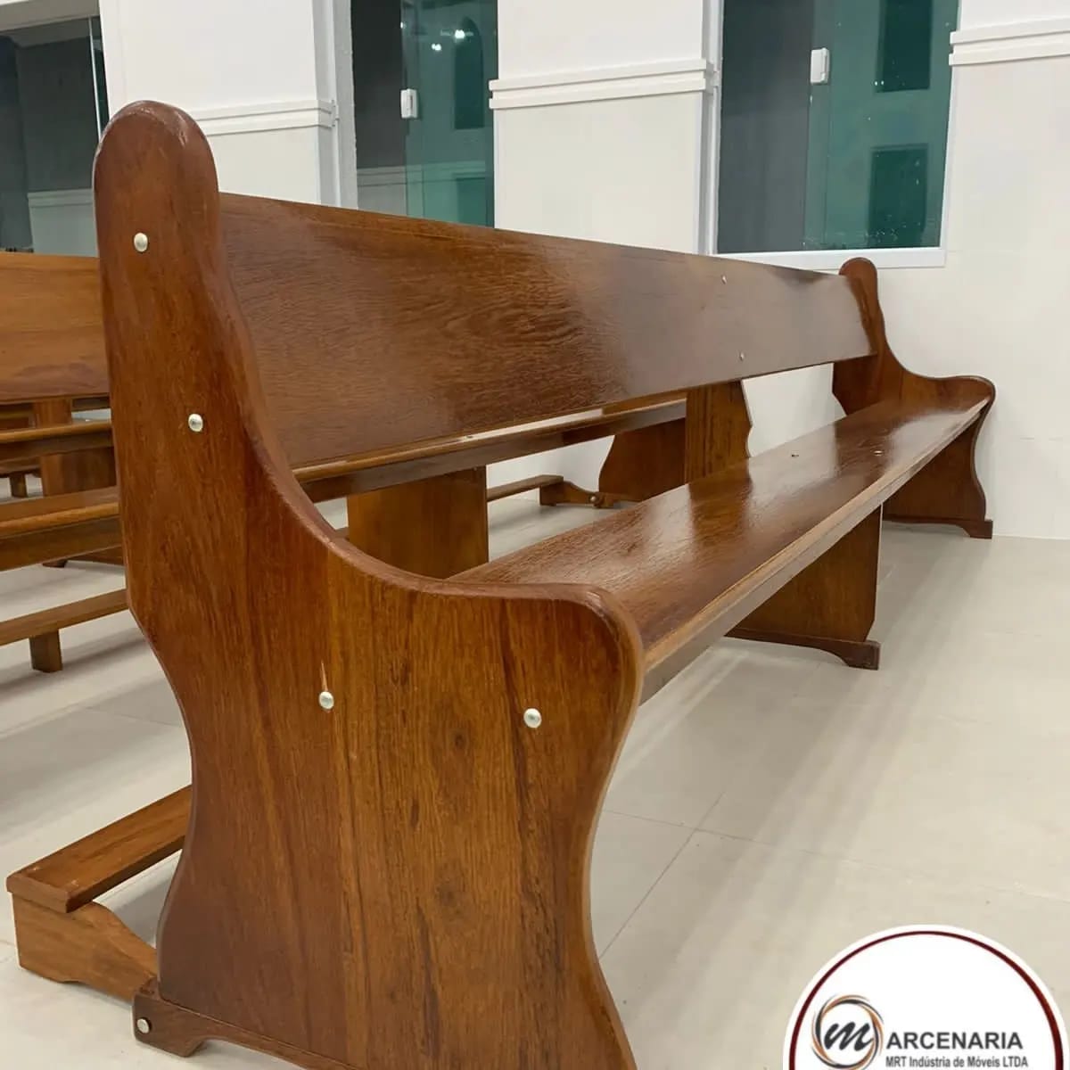Bancos para igreja – Marcenaria Rezende