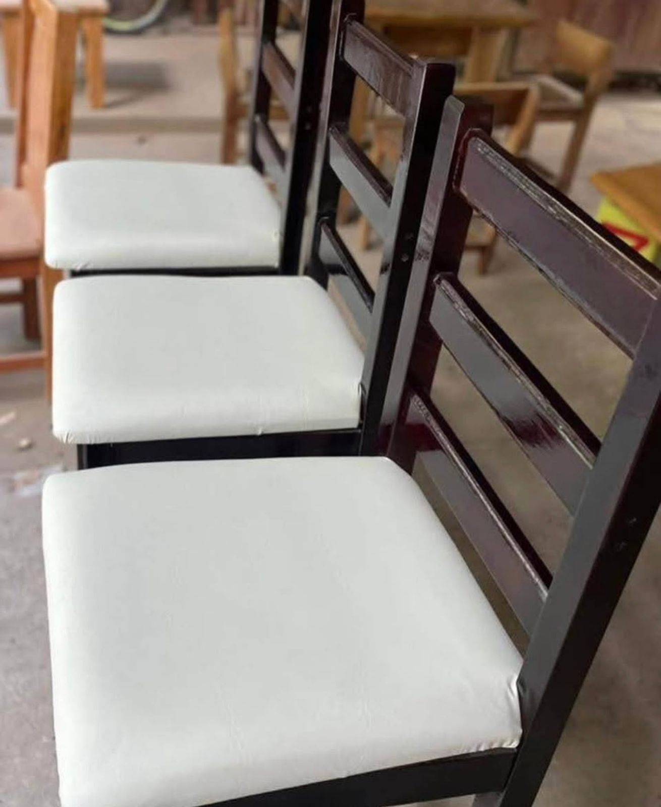 Banquetas e tamboretes – Marcenaria Rezende