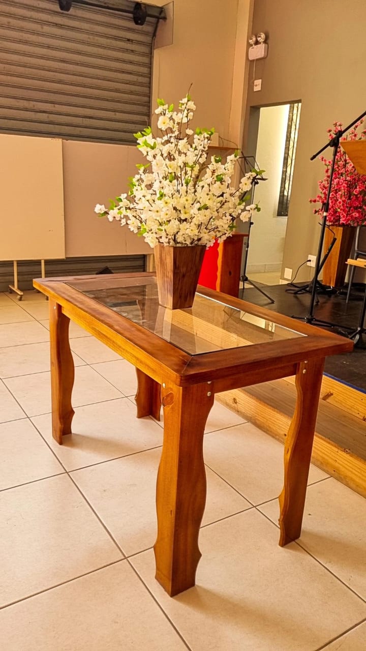 Mesa de Madeira e Cadeiras – Marcenaria Rezende