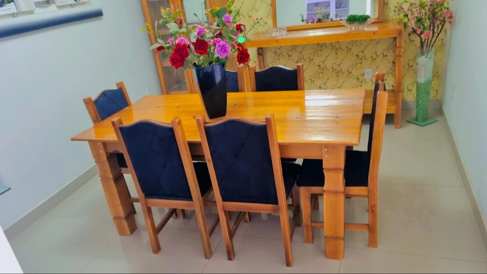 Mesa de Madeira e Cadeiras – Marcenaria Rezende