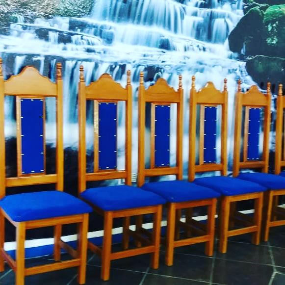 Cadeiras para Altar – Marcenaria Rezende