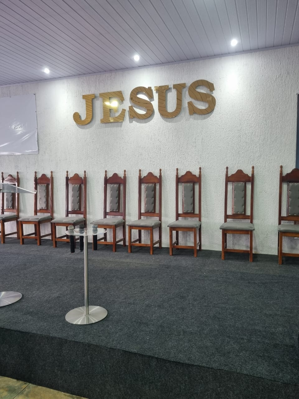 Cadeiras para Altar – Marcenaria Rezende