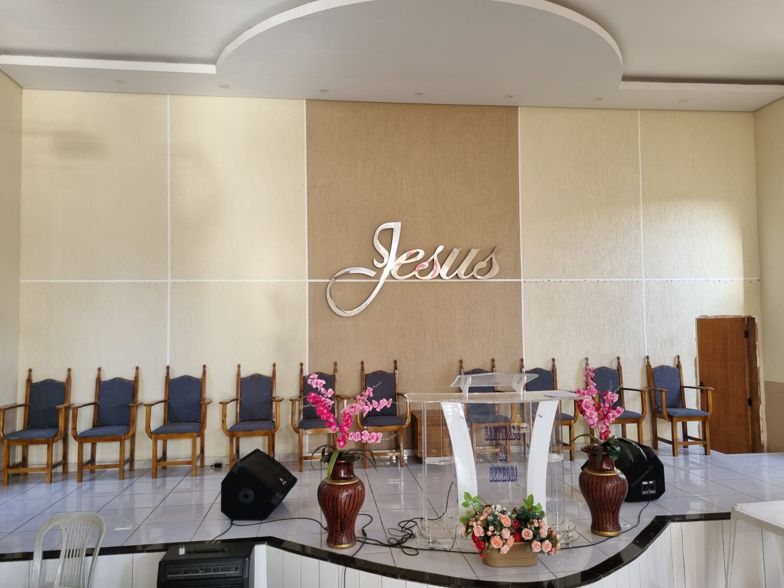 Cadeiras para Altar – Marcenaria Rezende