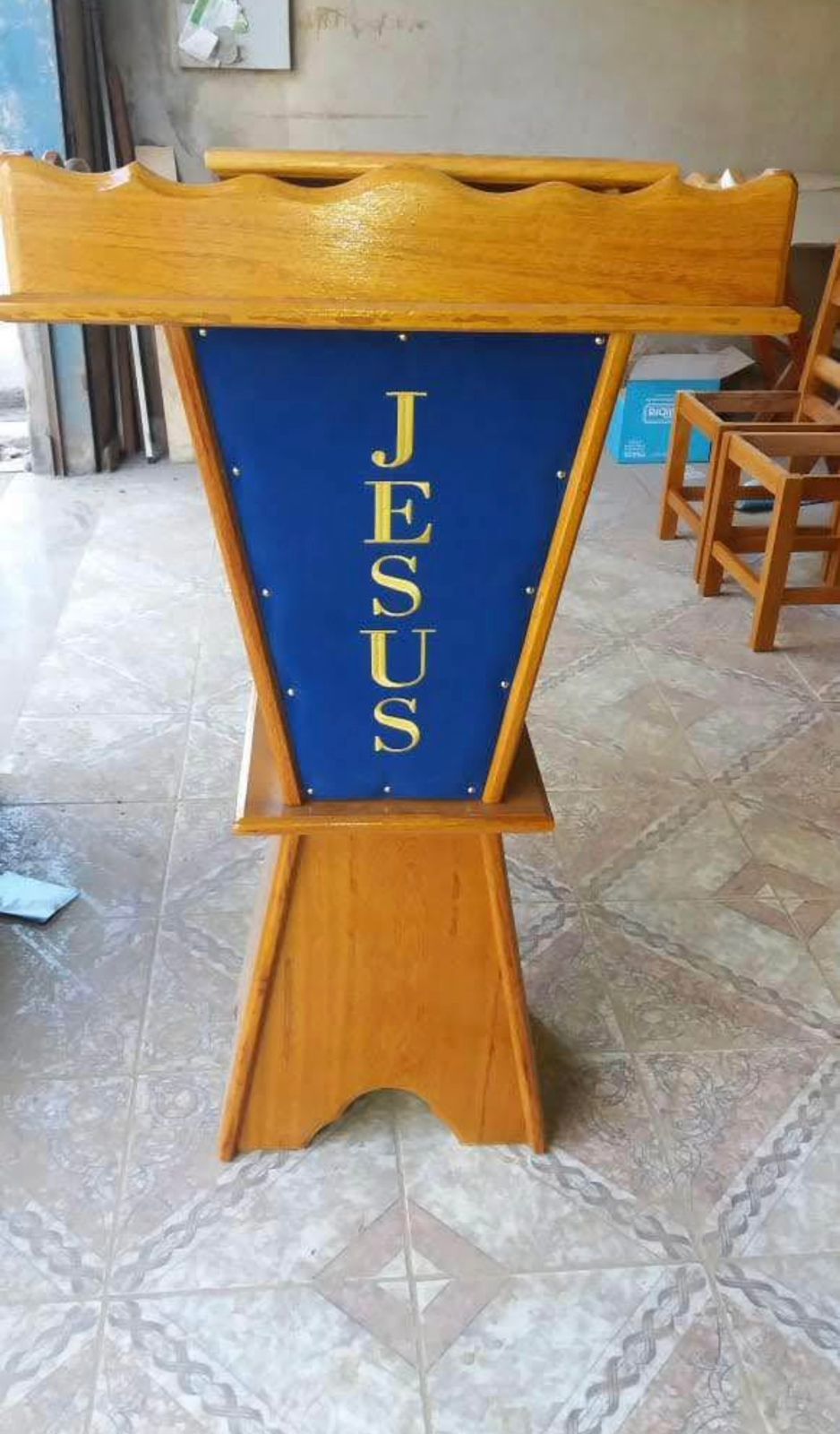 Pulpitos e Gazofilacio – Marcenaria Rezende