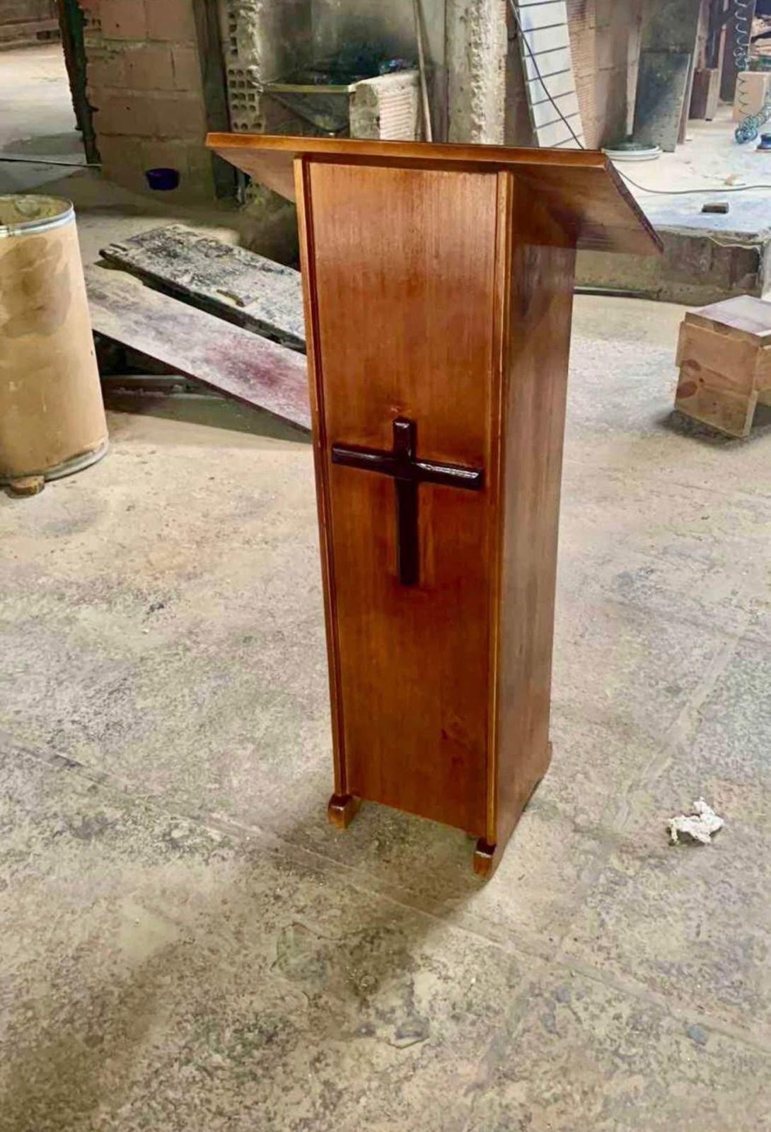 Pulpitos e Gazofilacio – Marcenaria Rezende